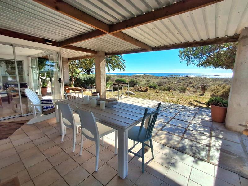 2 Bedroom Property for Sale in Hannasbaai Western Cape
